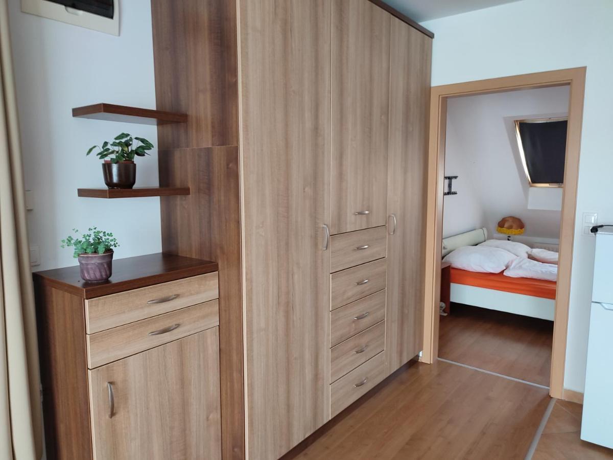 Larix Apartman Sárvár Екстериор снимка