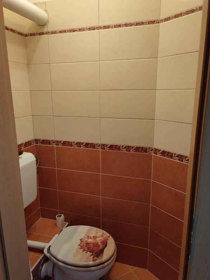 Larix Apartman Sárvár Екстериор снимка