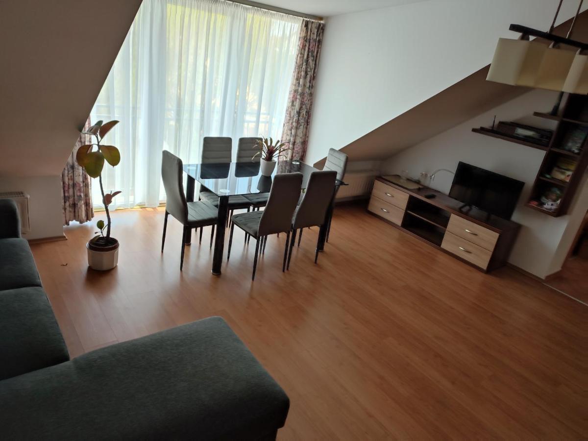 Larix Apartman Sárvár Екстериор снимка