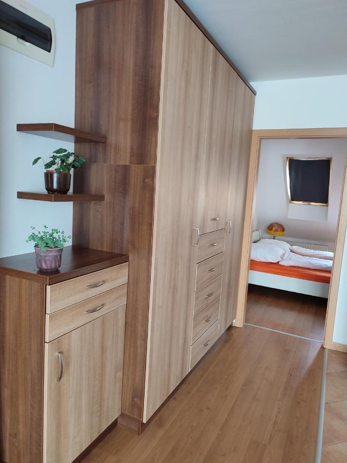 Larix Apartman Sárvár Екстериор снимка