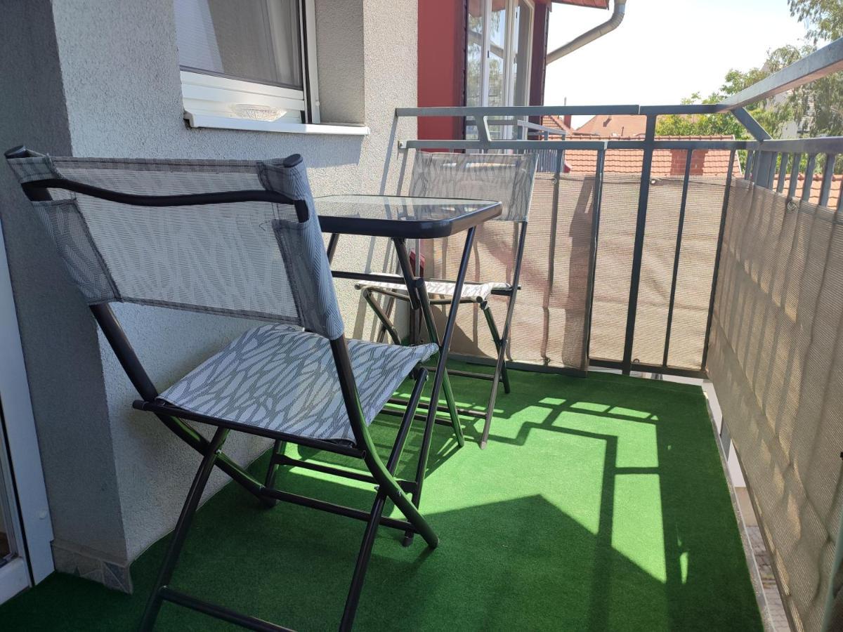 Larix Apartman Sárvár Екстериор снимка